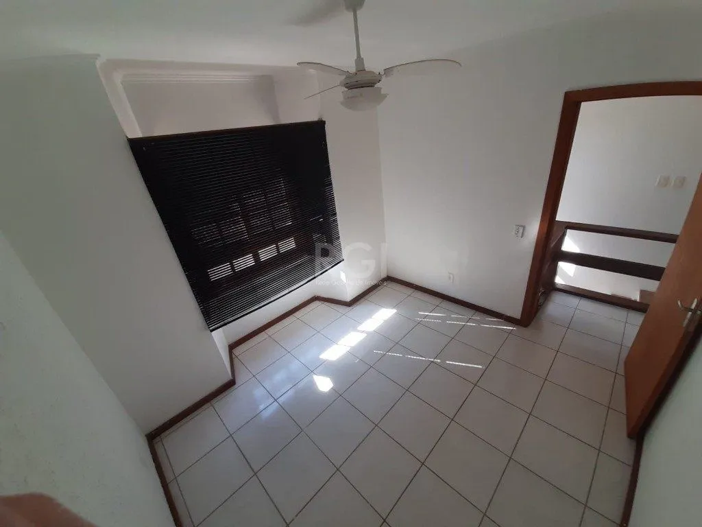 Imagem Casa para Venda - 122m², 5 dormitórios, sendo 2 suites, 2 vagas - Teresópolis