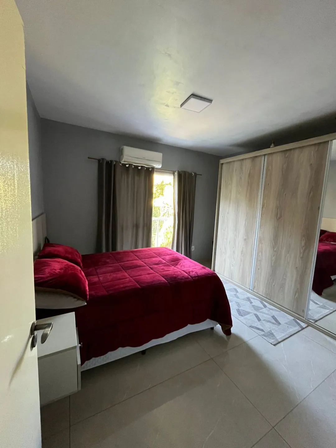 Imagem Casa Residencial com Piscina em Santa Isabel, Viamão - Venda