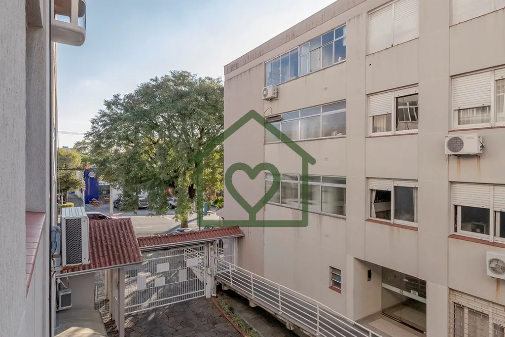Imagem Descubra a oportunidade perfeita para investir no seu novo lar em Porto Alegre! Este aconchegante ap...
