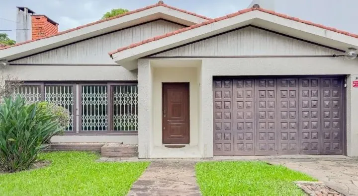 Imagem Casa de 3 dormitórios, 1 suíte e 3 vagas de garagem, bairro Ipanema.