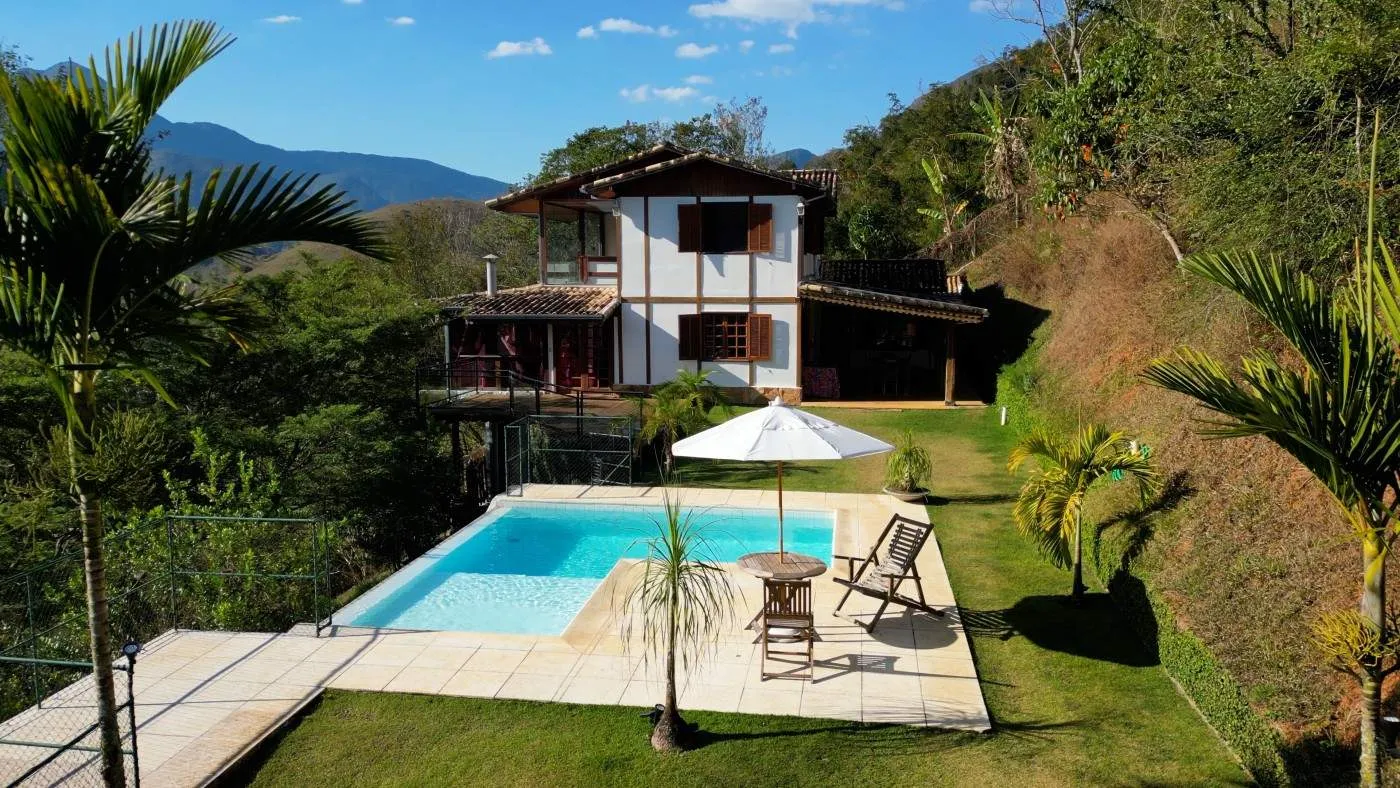 Imagem Casa em Condomínio para Venda em Petrópolis / RJ no bairro Cuiabá