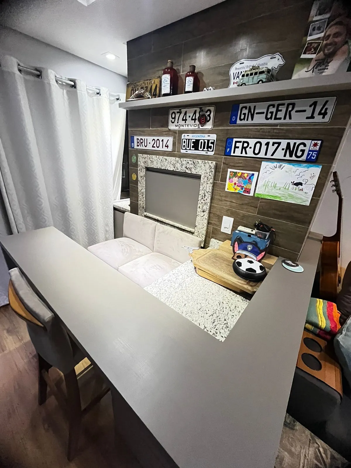Imagem Apartamento mobiliado 2 dormitórios com suíte e 2 vagas em Petrópolis Poa