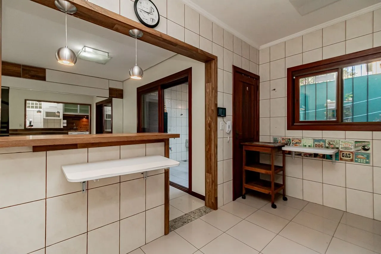 Imagem Oportunidade em Ipanema: Casa em Condomínio Fechado com Suíte Master, Hidromassagem e Alto Padrão