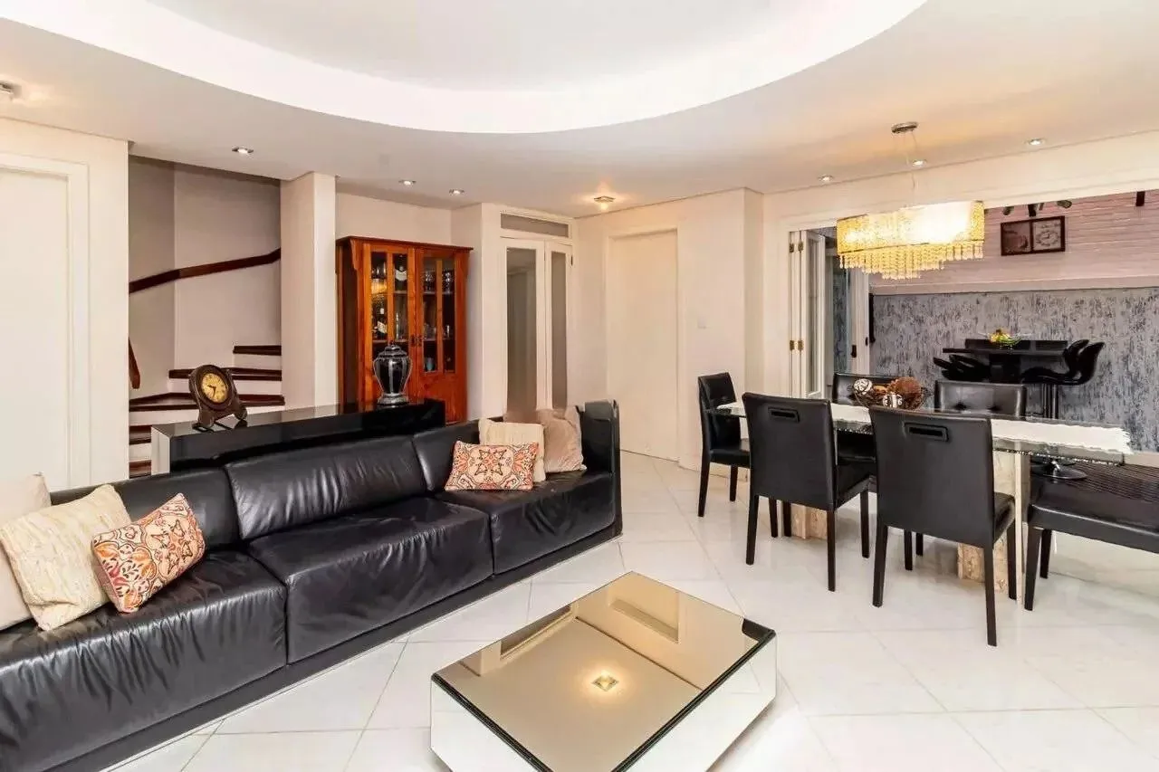Imagem Belíssima casa em Condomínio com 3 dorm - próximo ao Iguatemi