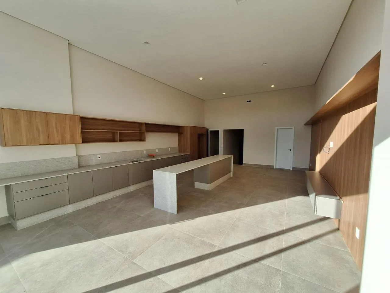 Imagem Casa de Alto Padrão Localizada no Alphaville Castelo Itu- Venda/ Locação
