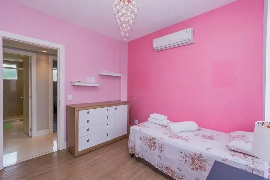 Imagem Cobertura 3 quartos, 235² privativos, com piscina, no Moinhos de Vento