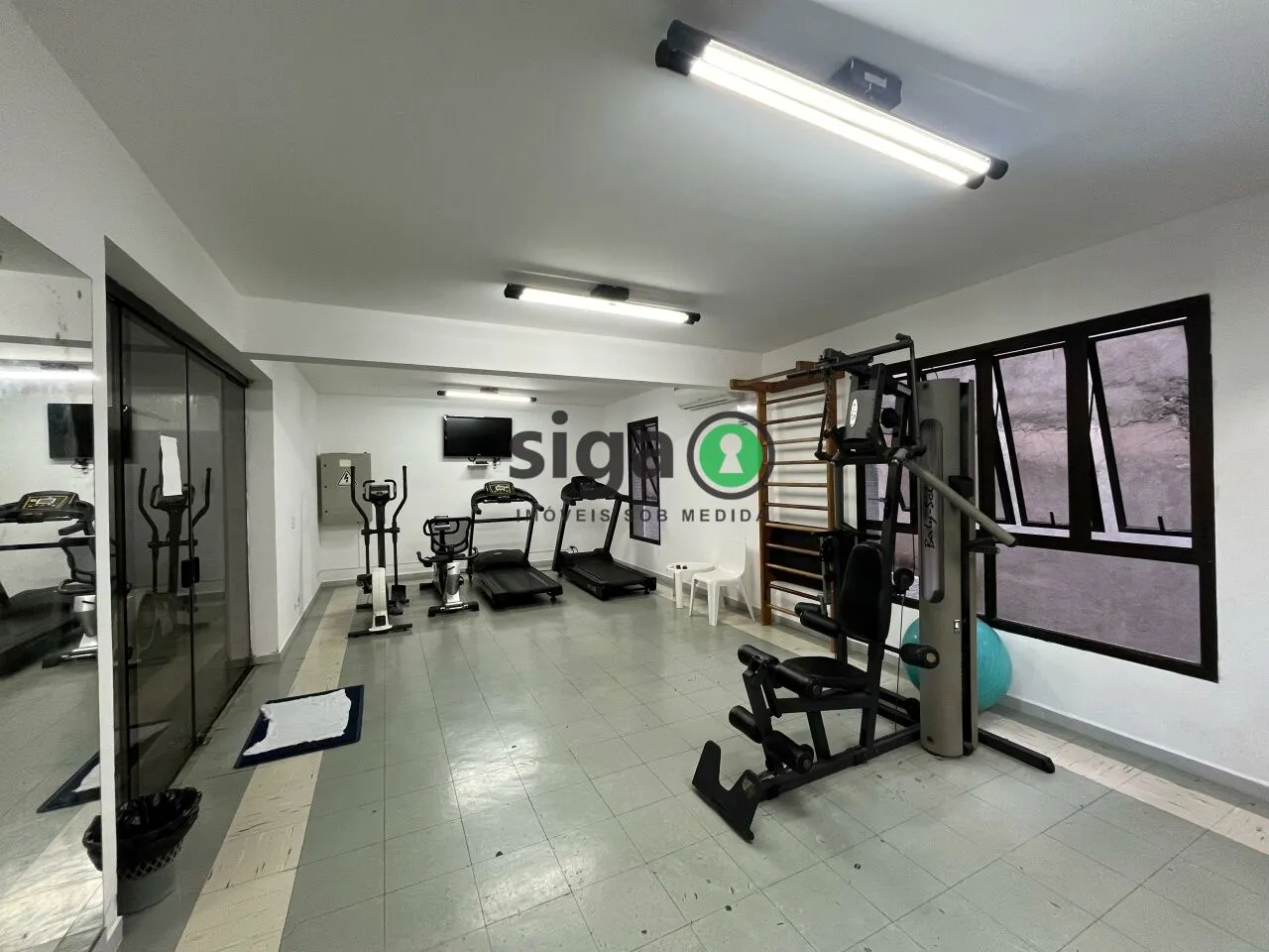 Imagem VENDA DE APARTAMENTO DE 176M2 NA VILA MARIANA COM 4 DORMITORIOS E 3 VAGAS GARAGEM