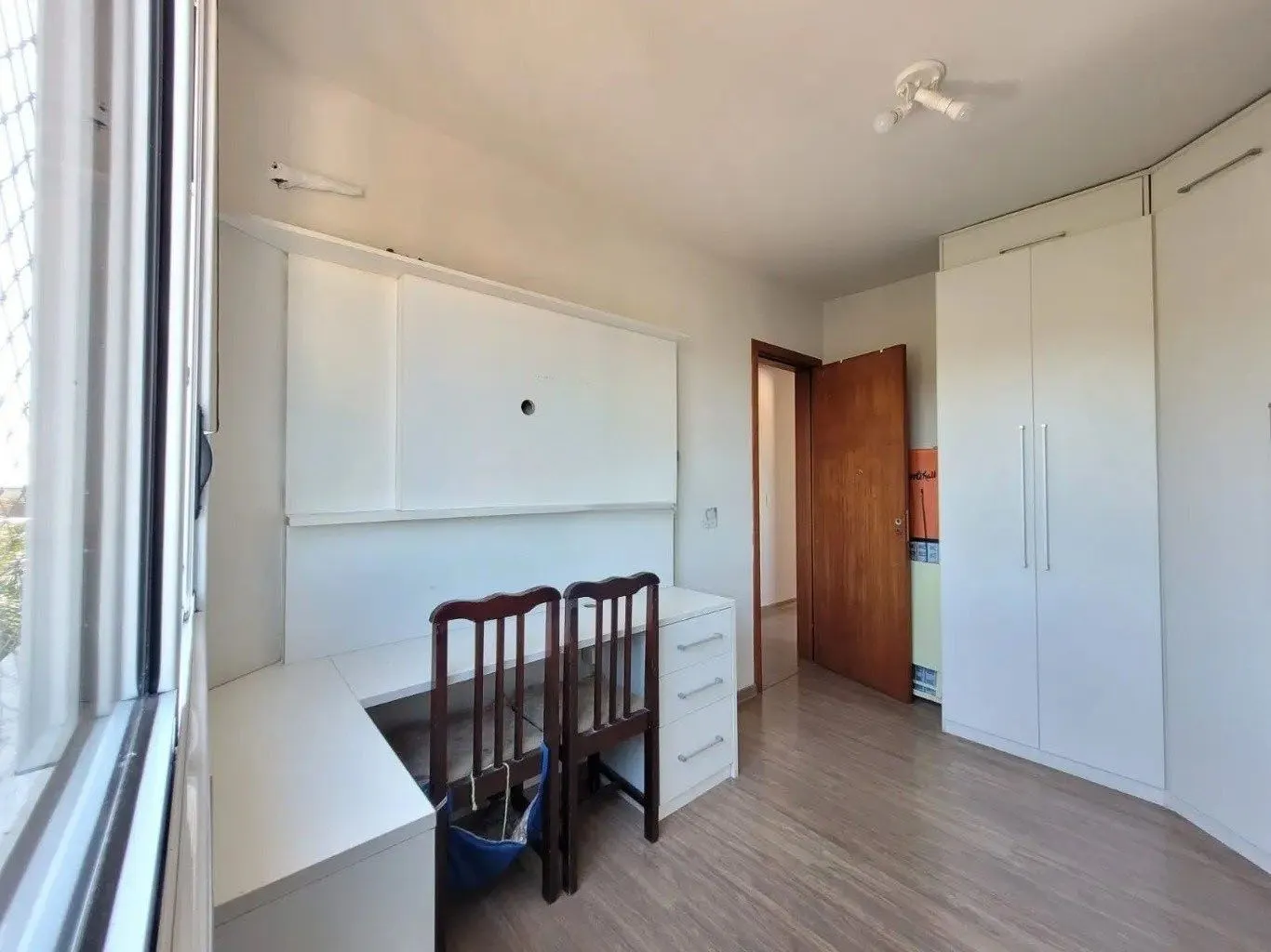 Imagem Apartamento com 3 dormitórios com 71m², vaga dupla no bairro Medianeira