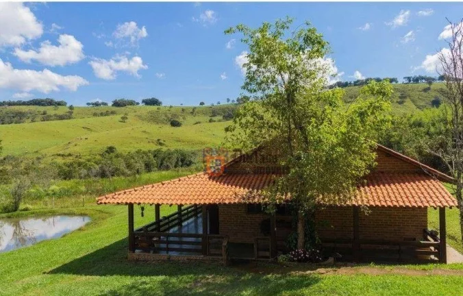 Imagem Sítio com 7 dormitórios à venda, 25000 m² por R$ 2.710.000,00 - Camanducaia - Camanducaia/MG