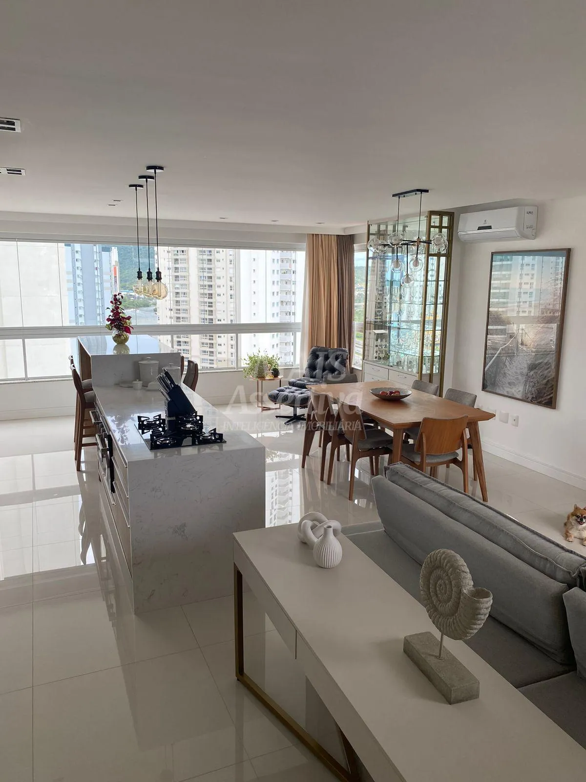 Imagem Excelente apartamento de alto padrão a venda no centro de Balneário Camboriú/SC