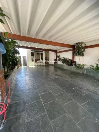 Imagem Imóvel de Luxo na Vila Mariana: Casa com 5 Quartos, 2 Suítes e 220m² em São Paulo-SP