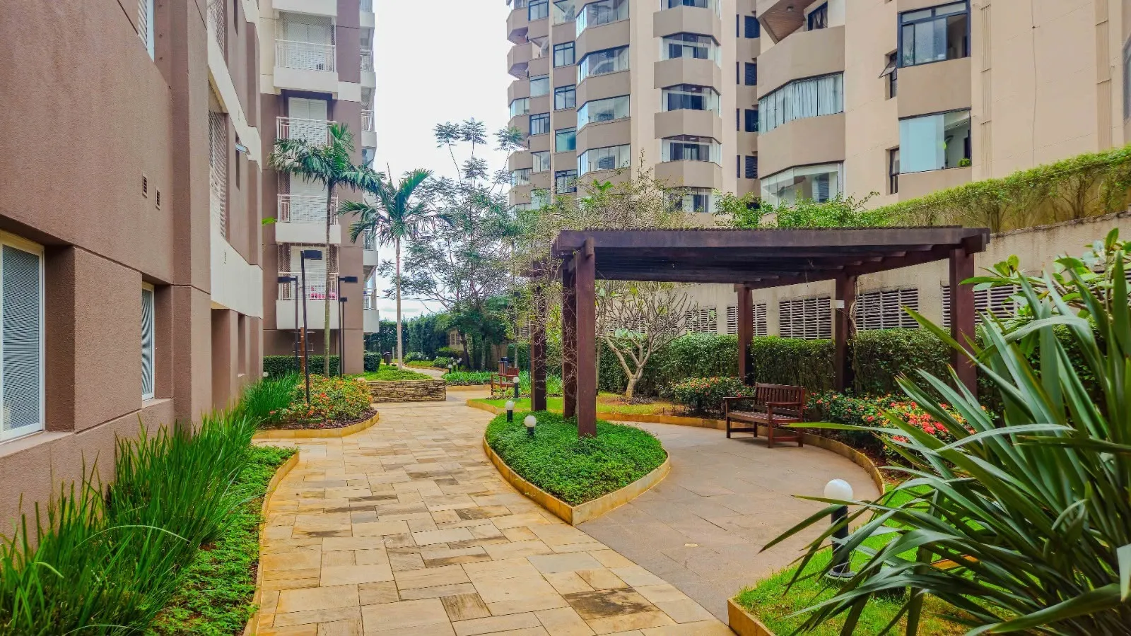 Imagem Apartamento com 2 Quartos para venda ou aluguel, 69m² - Alphaville- Barueri-SP