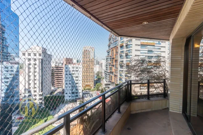Imagem Muito espaço e privacidade no coração do Itaim Bibi: apartamento para locação, com 3 dormitórios e 3 vagas.