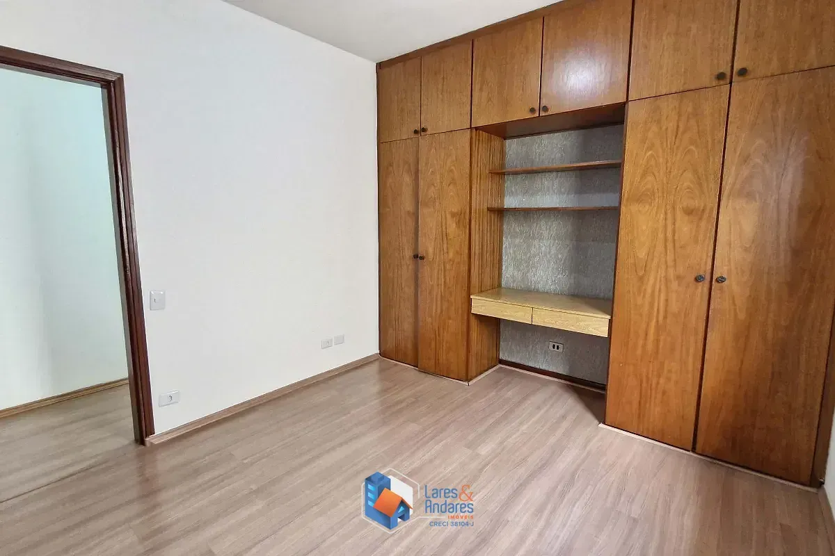 Imagem Sobrado para venda em Vila Baruel com 6 quartos, sendo 2 suítes, 240m²