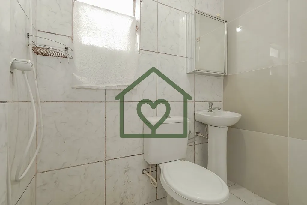 Imagem Ótima casa comercial/residencial em rua movimentada, casa com 3 quartos sendo 1 suíte, 4 banheiros...