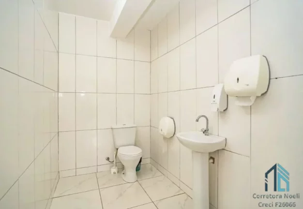 Imagem Imóvel comercial com estacionamento a venda, no Jardim Botânico em Curitiba PR