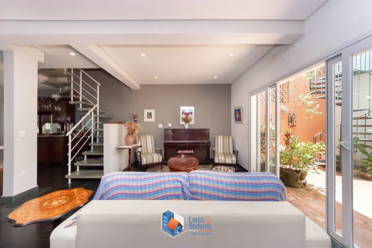 Imagem Casa de vila para venda em Aclimação com 4 quartos, sendo 1 suíte, 247m²