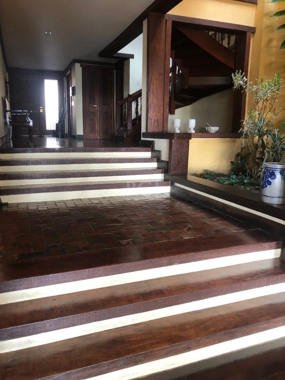 Imagem Casa Condominio para Venda - 420m², 3 dormitórios, sendo 3 suites, 2 vagas - Santa Tereza