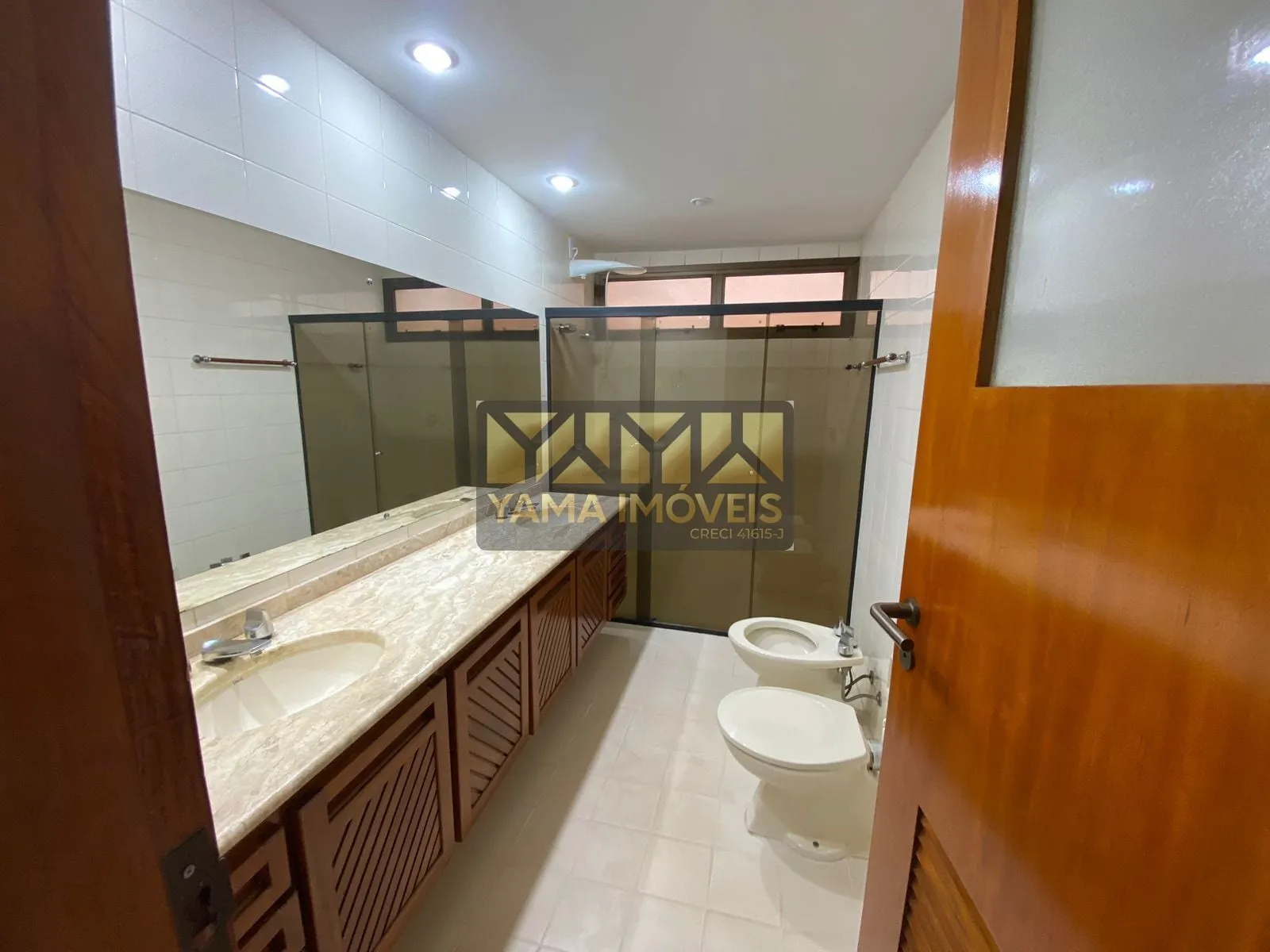 Imagem Edifício Araruama - Apartamento de 3 dormitórios (1 suíte) com 212 m² no 11º andar - Centro, Ribeirão Preto