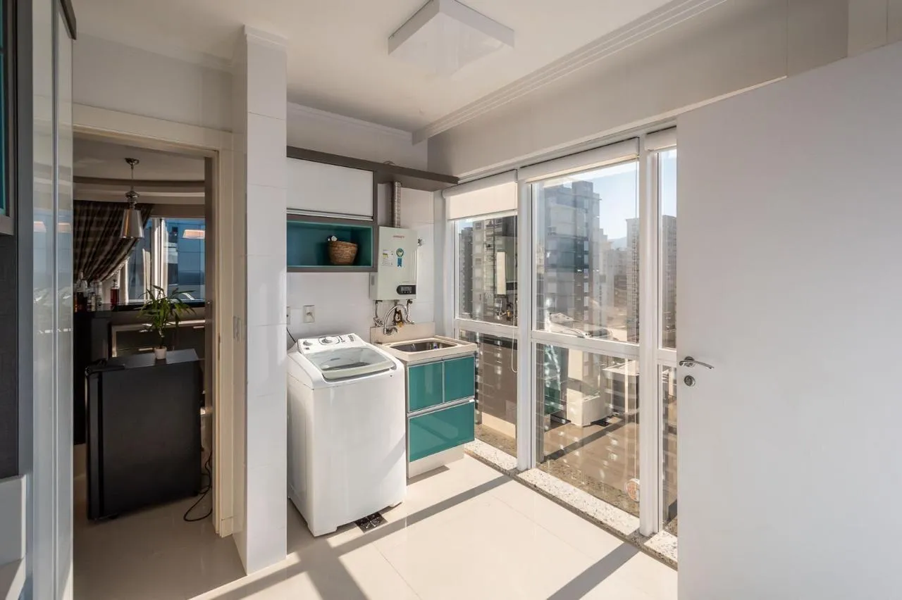 Imagem Apartamento com vista para o mar à venda com 202m2 por R$ 3.900.000,00