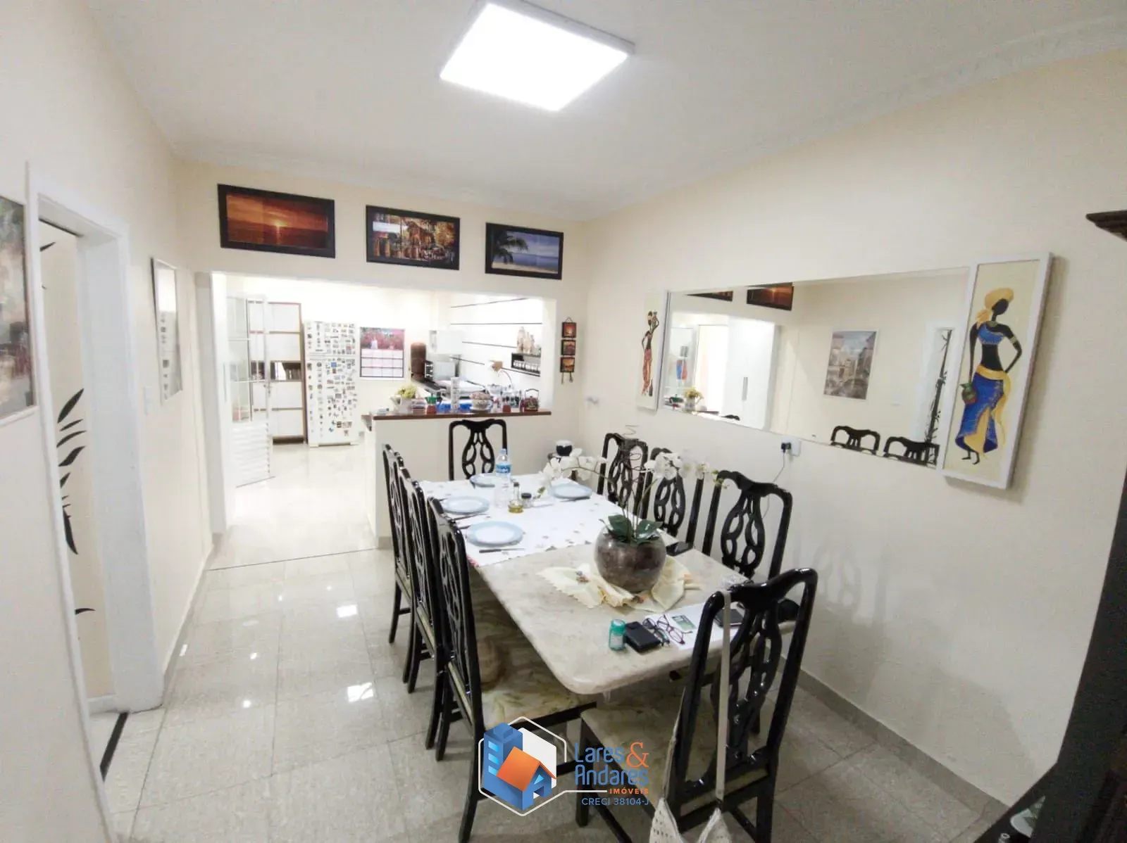 Imagem SOBRADO À VENDA, COM 300M² SENDO 3 PAVIMENTOS EM RUA EM SAÍDA COM AMPLA ÁREA GOURMET 3 DORMS SENDO 2 SUÍTES - OPORTUNIDADE - LAUZANE PAULISTA