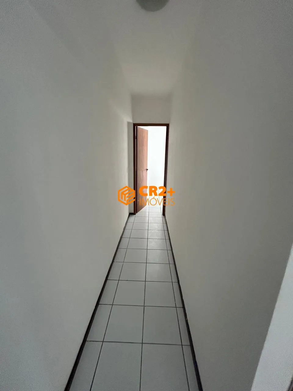 Imagem Vendo apartamento 03 quartos, 01 suíte 02 vagas de garagem no Espinheiro. 81m²