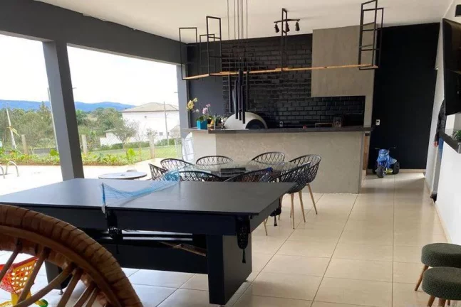Imagem Casa Térrea de 3 Dormitórios e Piscina - 430m² por R$ 8.500 no Vale do Lago