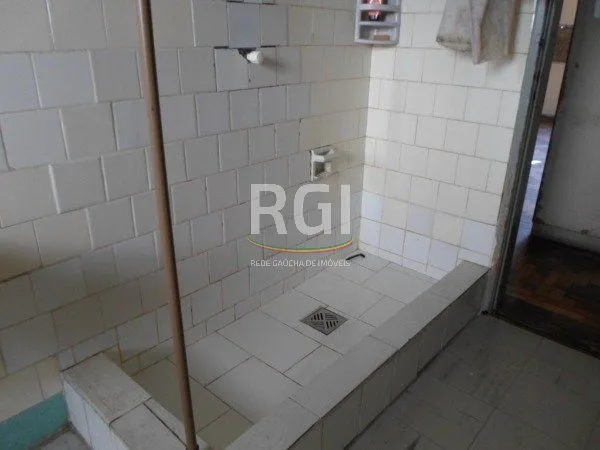 Imagem Prédio residencial e comercial, no bairro Navegantes em Porto Alegre