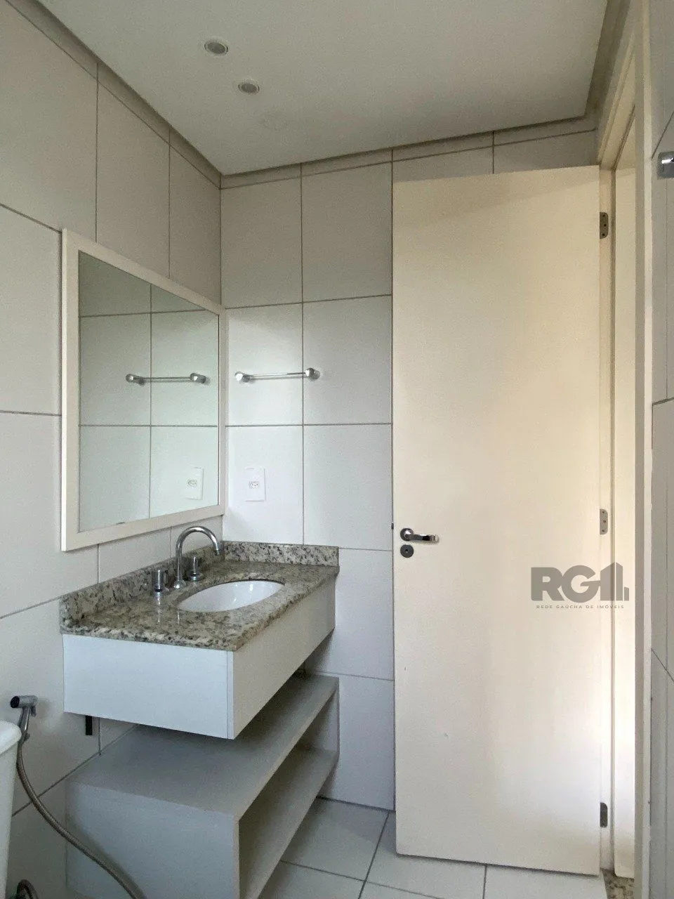 Imagem APARTAMENTO MOBILIADO DE 2 DORMITÓRIOS - CENTRO HISTÓRICO