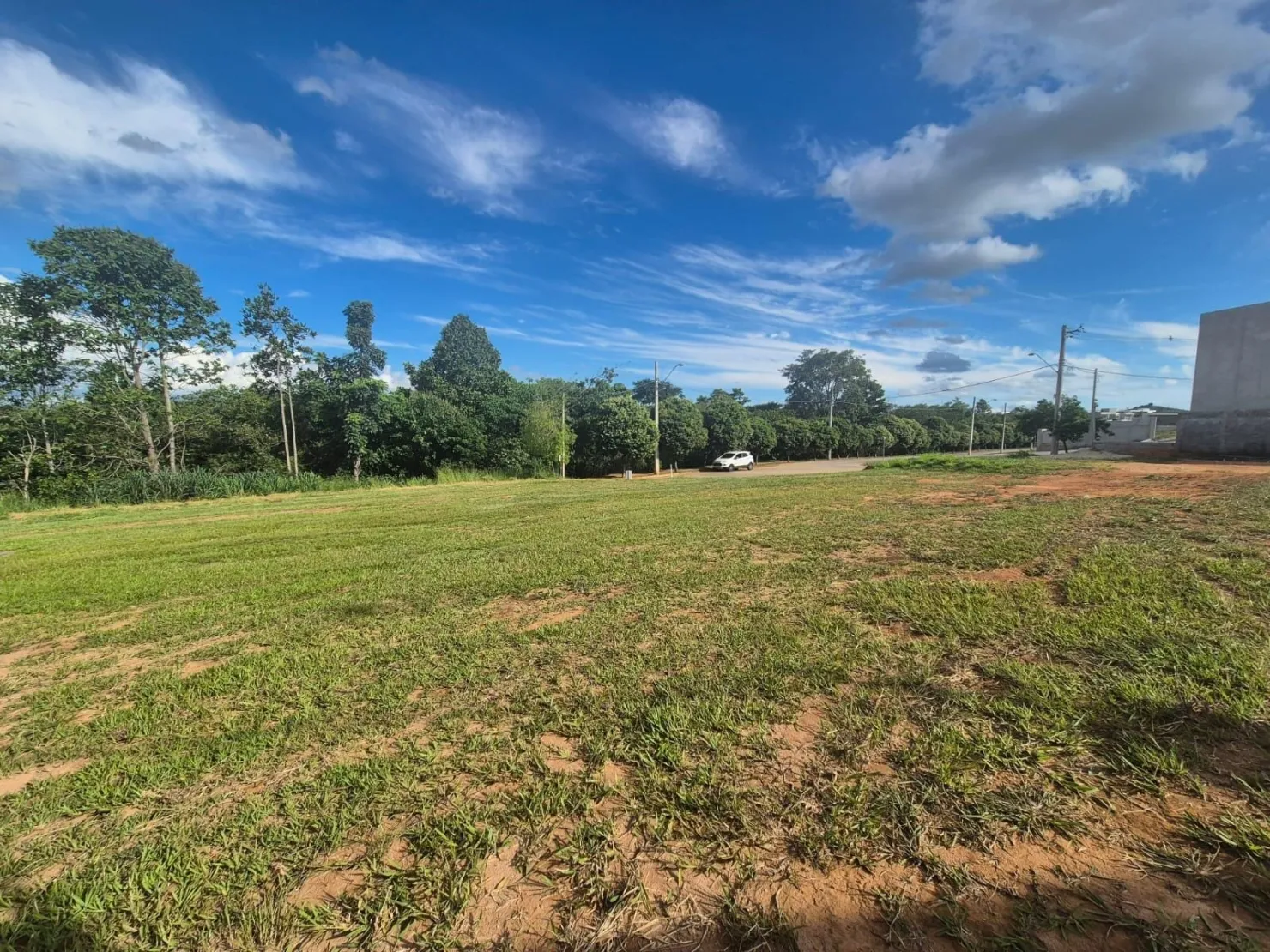 Imagem Terreno de 1219m² no Condomínio Colonial Village 2, ao Lado da Área Verde, em Localização Privilegiada!