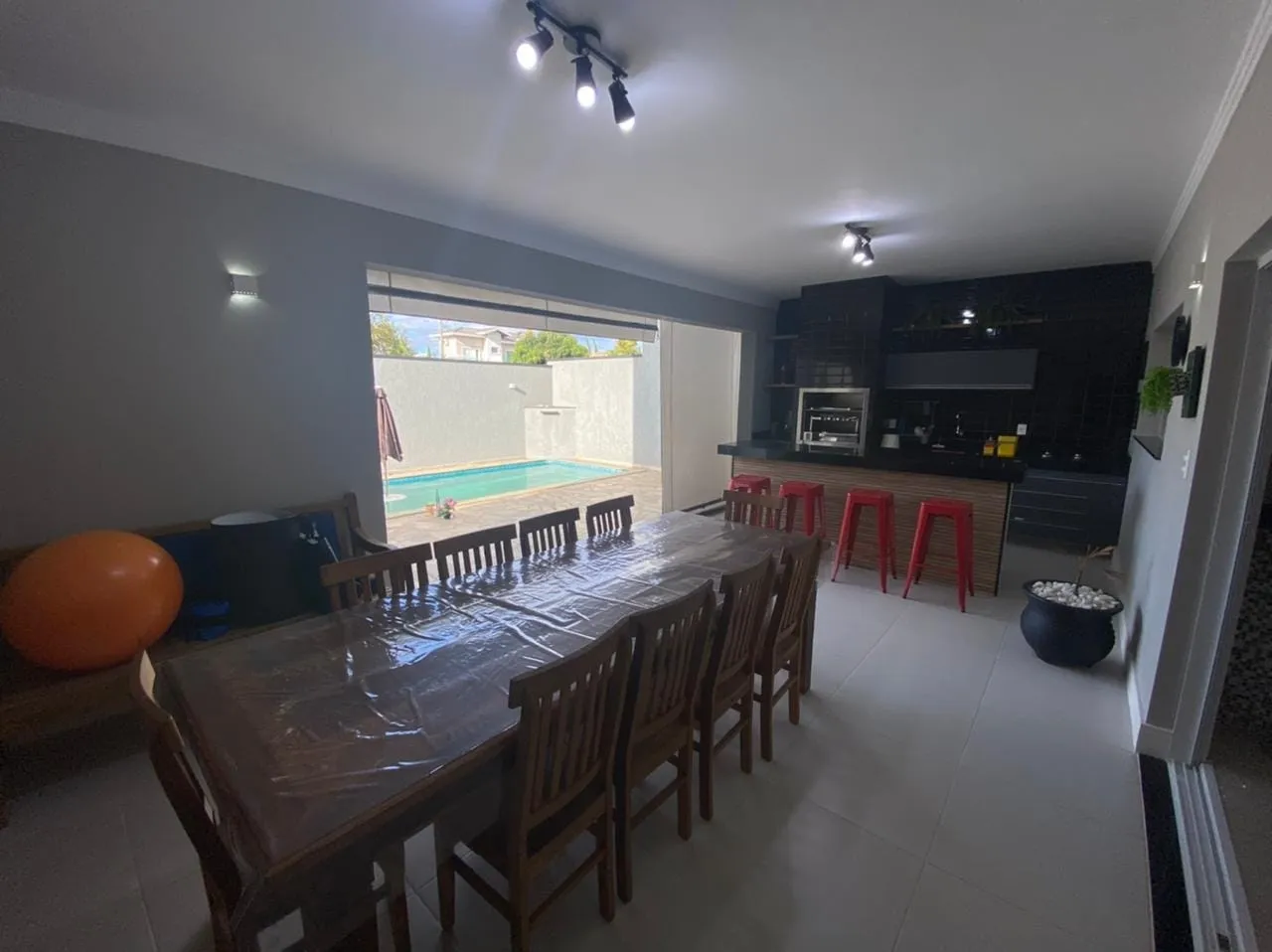 Imagem Casa à venda 3 Quartos, 1 Suite, 4 Vagas, 250M², Piracangaguá, Taubaté - SP | Condominio Jardim Oásis