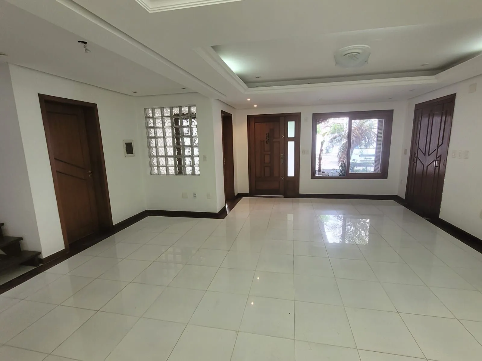 Imagem Casa no bairro Ipanema com 291 m² de área privativa e 8 garagens