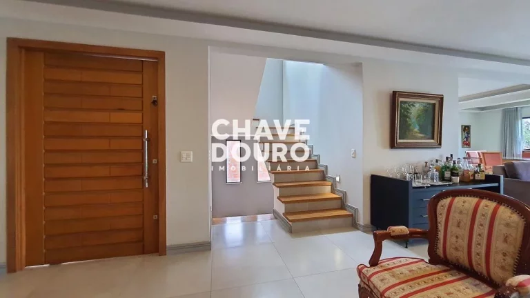 Imagem Casa moderna com 3 suítes próxima do bairro do Alto, para venda em Teresópolis RJ