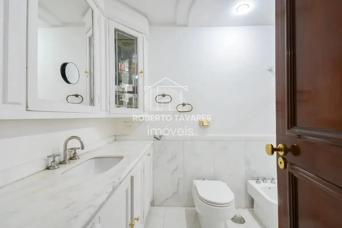 Imagem Apartamento de 3 quartos, 210m² no bairro Santa Cecília, em São Paulo