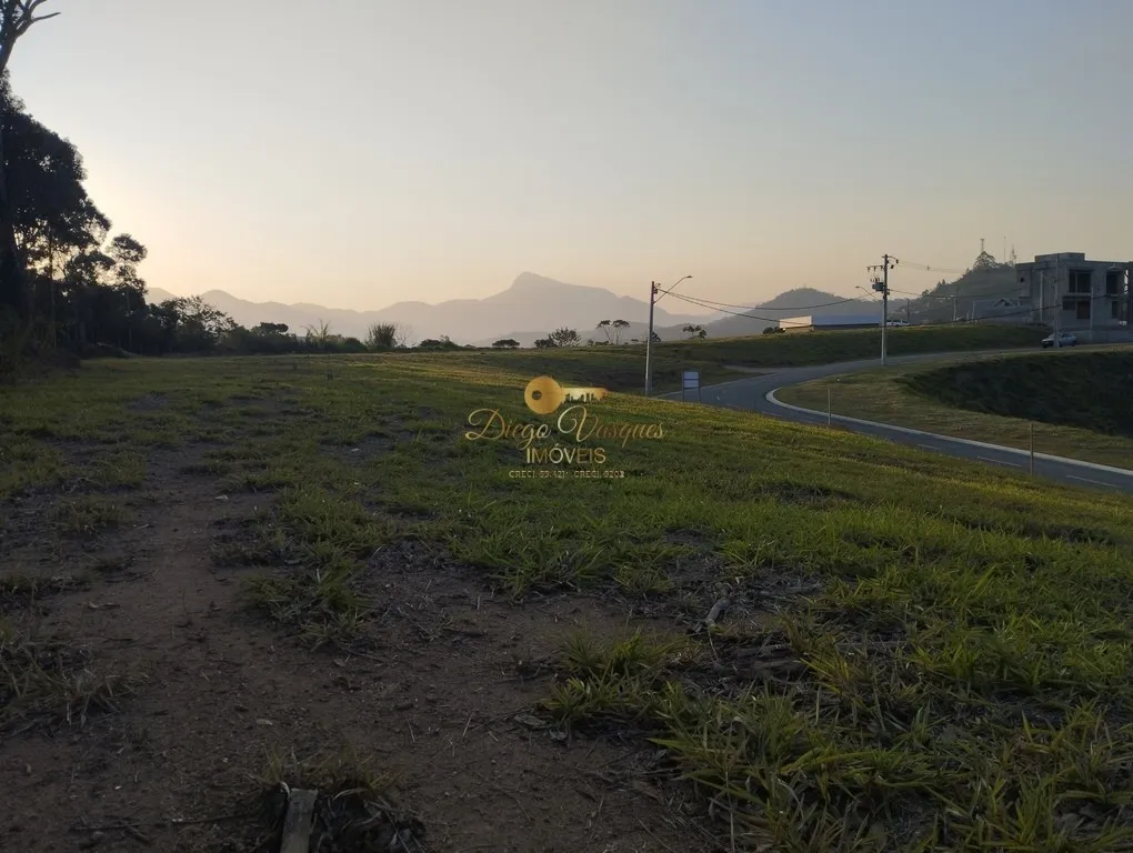 Imagem Terreno em Condomínio para Venda em Teresópolis / RJ no bairro Ermitage