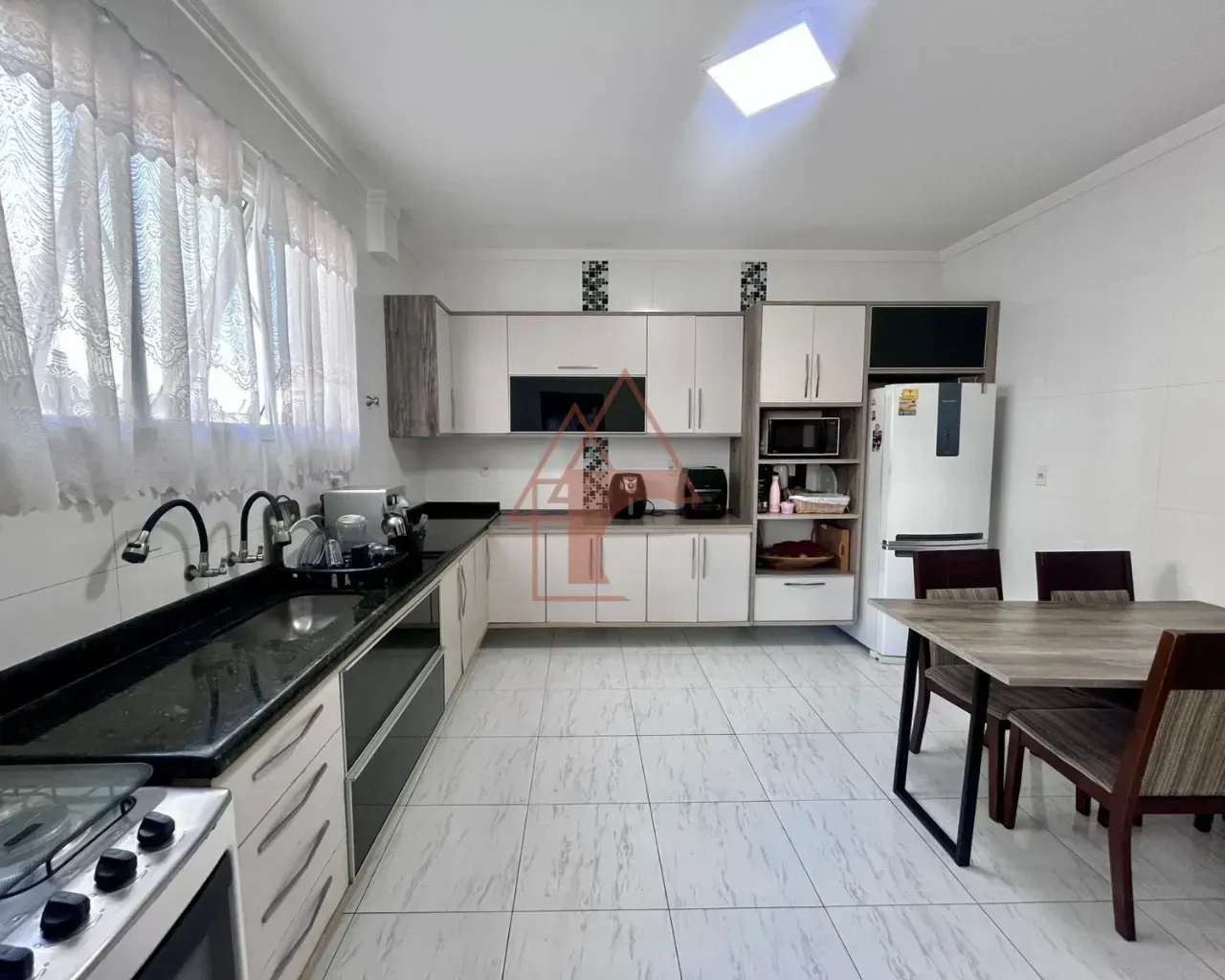Imagem Casa com 3 Quartos à Venda, 210 m² em Campo Grande - Santos