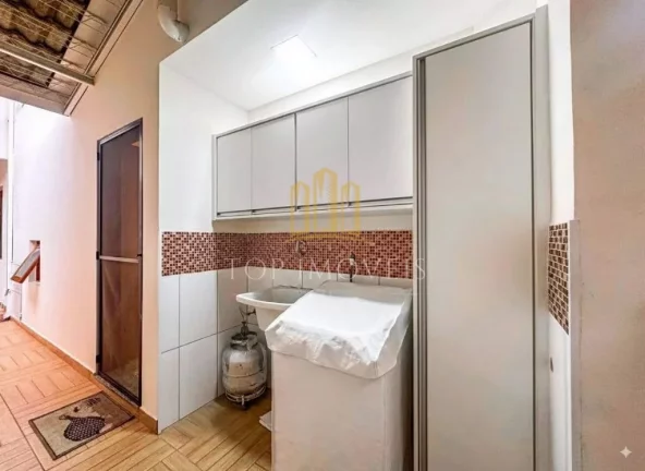 Imagem Sua Casa dos Sonhos no Bosque dos Eucaliptos! Apresentamos uma belíssima casa em um dos bairros mais desejados da cidade, perfeita para quem busca conforto, espaço e elegância!