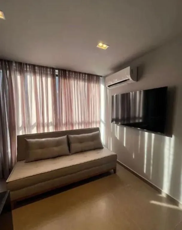 Imagem Flat reformado e mobiliado com 35m² em Manaíra. Condomínio com piscina, lazer completo e segurança, a poucos minutos da praia.