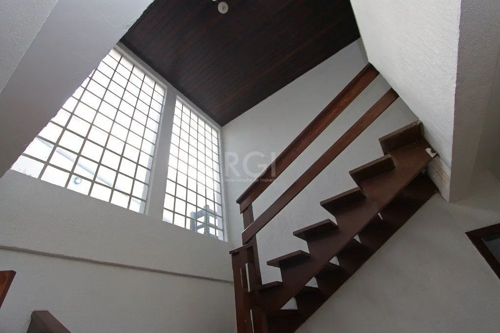 Imagem Casa para Locação/Aluguel - 240m², 4 dormitórios, 6 vagas - Nonoai