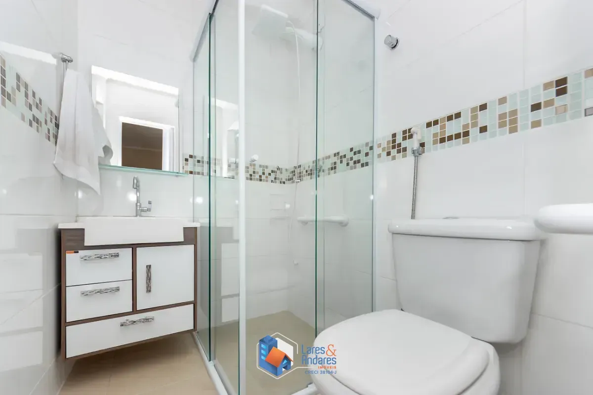 Imagem Sobrado para venda em Vila Zat com 4 quartos, sendo 2 suítes, 300m²