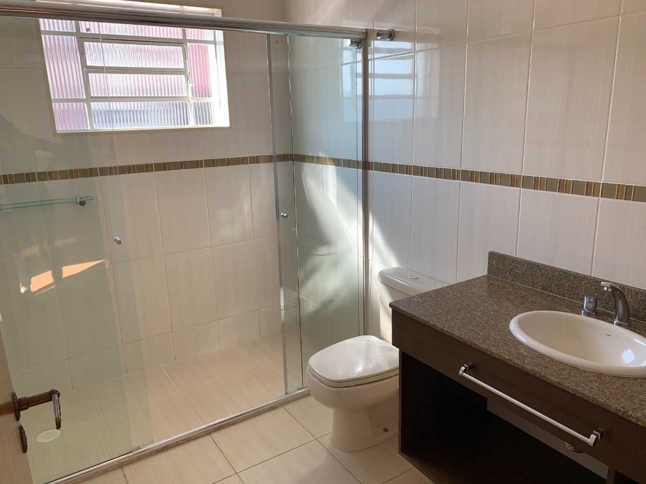 Imagem Sobrado com 4 Quartos à Venda ou Locação, 40800 m² em Vila Ipiranga - Mogi das Cruzes