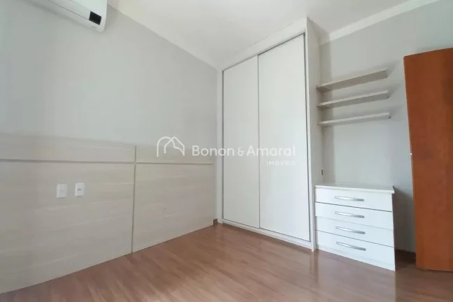 Imagem Casa espaçosa para locação no Swiss Park com 247 m² e excelente distribuição dos ambientes

Es...