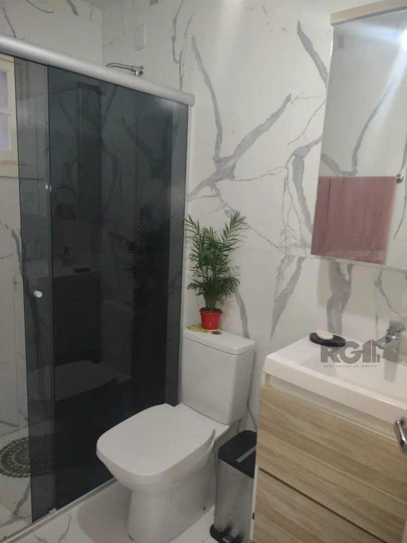 Imagem Casa com 250m², 2 quartos, 1 suite, edícula, no bairro Nonoai
