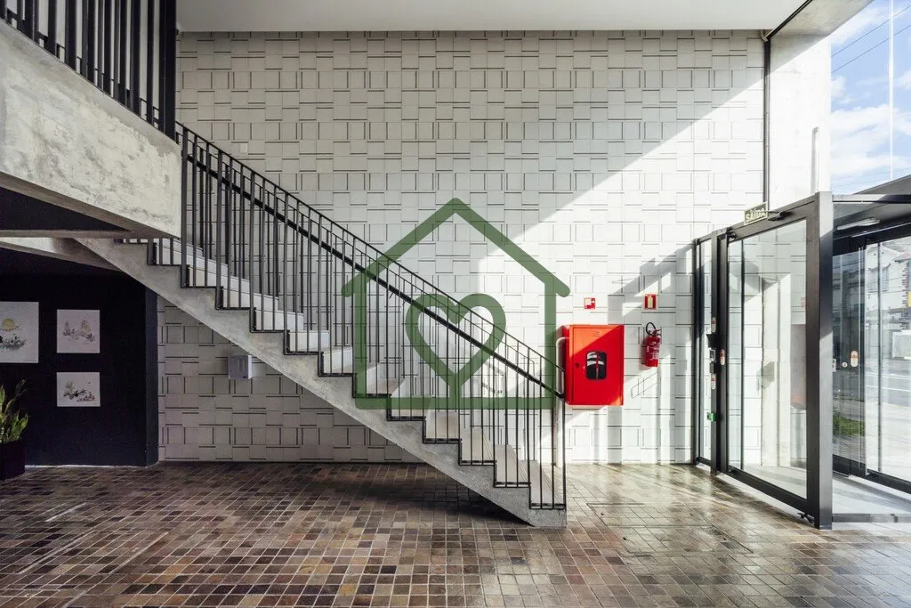 Imagem Pronto para morar. Visite os NOVOS DECORADOS. Studios de 28m² a 36m² privativos e coberturas duple...
