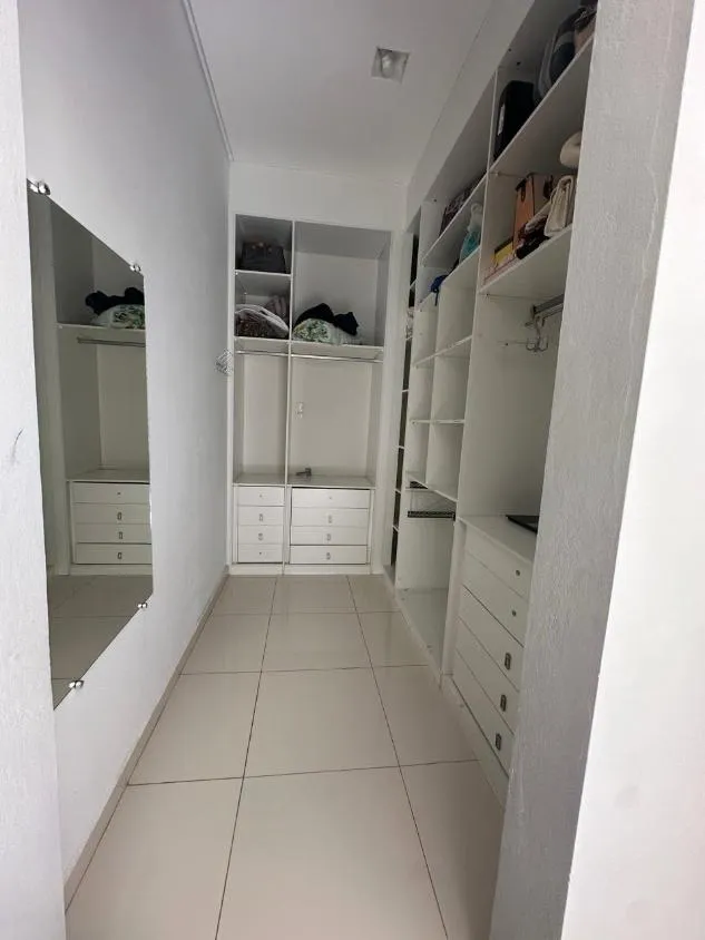 Imagem VENDE-SE EXCELENTE CASA EM ARAÚJOS/MG ( R$ 1.200.000,00 )