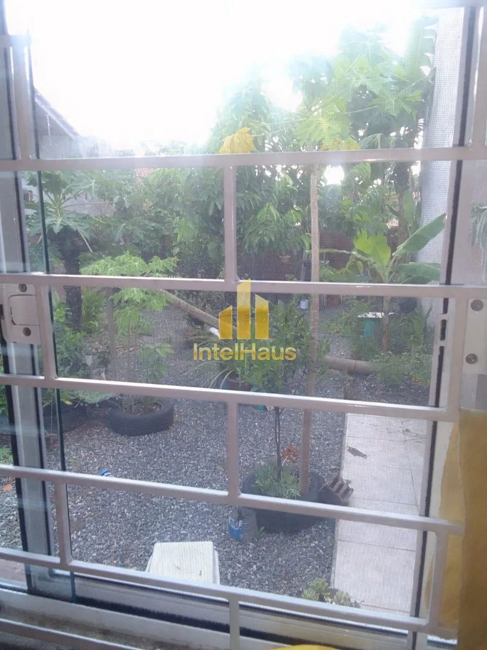 Imagem Em Itapoá, no Balneário Uirapuru, há uma casa com grande potencial para quem busca uma oportunida...