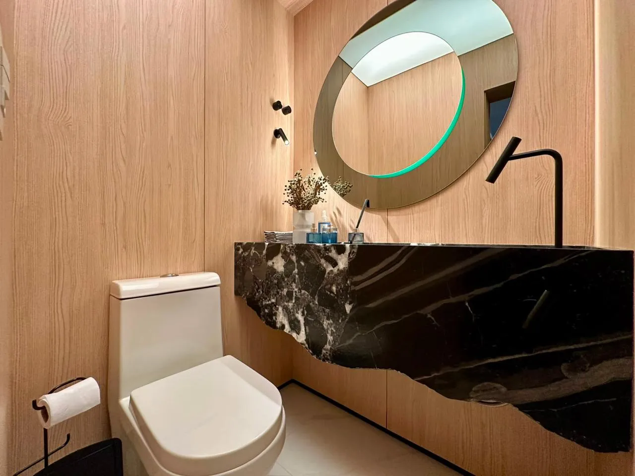 Imagem Apartamento com vista para o mar à venda com 210m2 por R$ 7.300.000,00