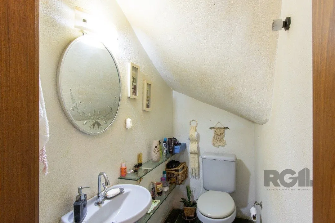 Imagem Casa de 3 dormitórios à venda na Tristeza - Zona sul de Poa.
