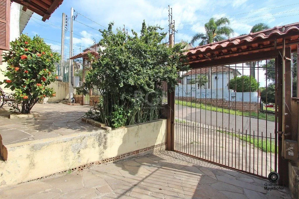 Imagem Casa para Venda - 150m², 2 dormitórios, 2 vagas - Nonoai
