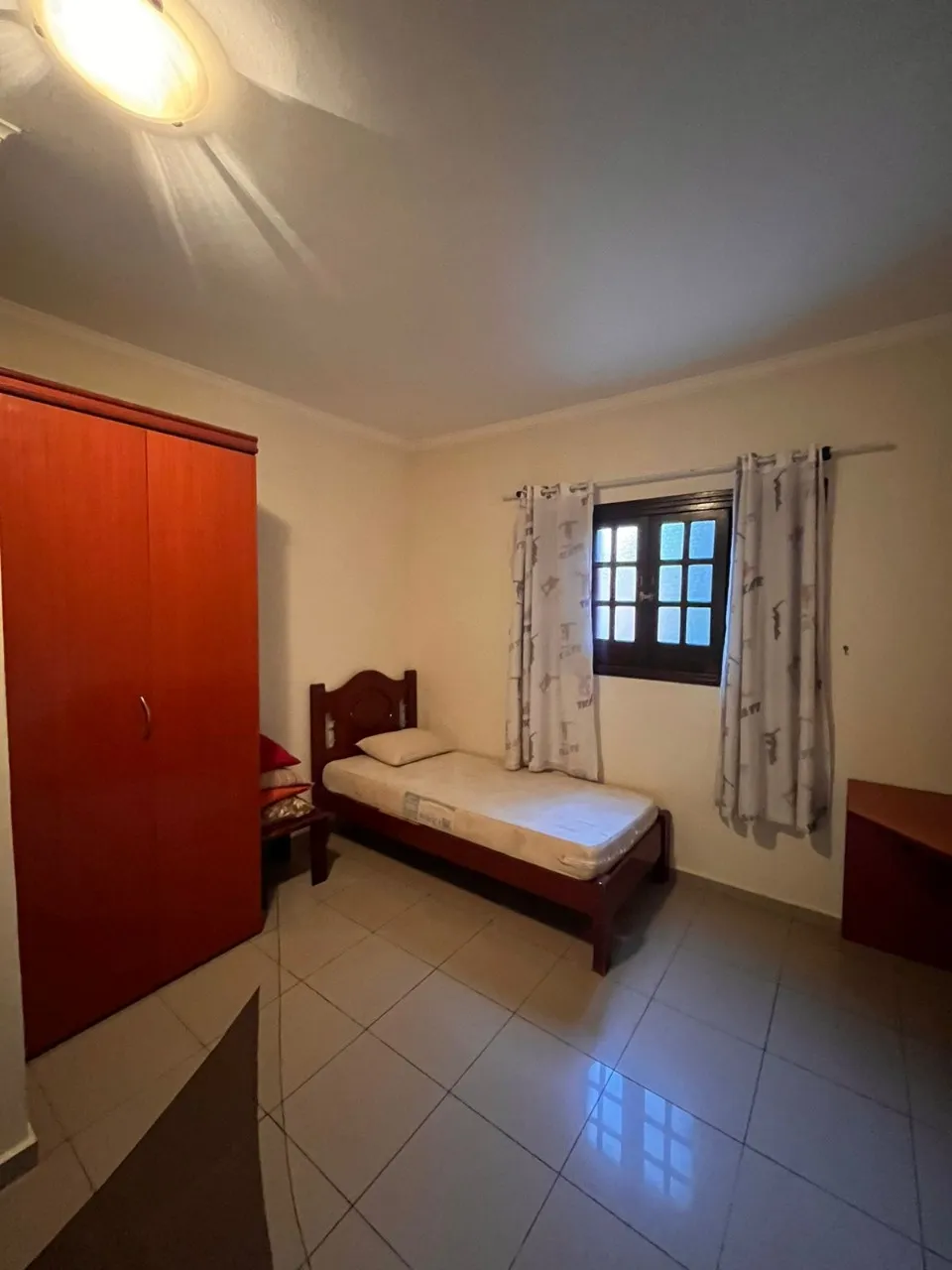 Imagem Casa para locação no Jardim Isaura, Sorocaba-SP: 5 quartos, 5 suítes, 2 salas, 7 banheiros, 4 vagas de garagem.